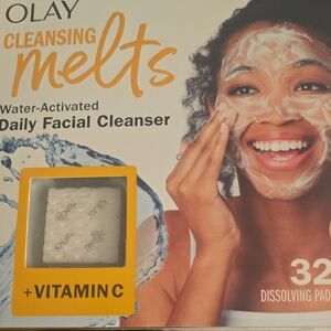 Olay White Cleanser & Exfoliant with Vitamin C